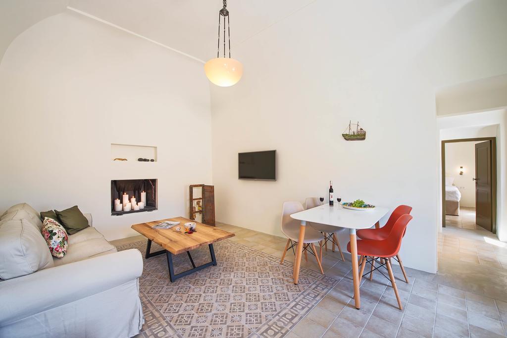 Mantilida Villa Emporio  Eksteriør bilde
